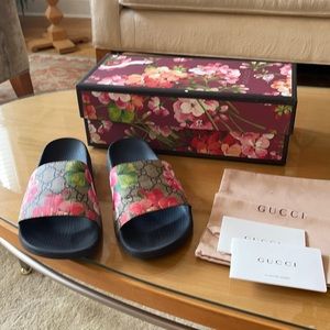 Authentic Gucci Bloom Sandals-38